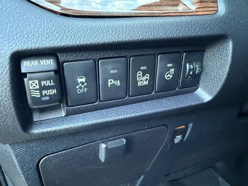 Used 2017 Toyota Sienna Limited Premium w/ Protection Package AWD/4WD image 39