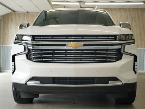 Used 2024 Chevrolet Tahoe Premier AWD/4WD image 3