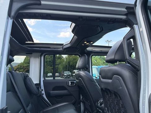 Used 2022 Jeep Wrangler Unlimited Rubicon 4xe w/ Steel Bumper Group AWD/4WD image 14