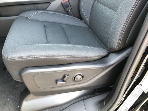 New 2026 RAM 1500 4x4 Crew Cab image 22