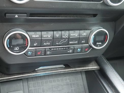 Used 2018 Ford Expedition Limited w/ Equipment Group 302A AWD/4WD image 25