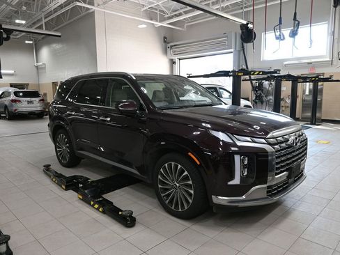 Used 2024 Hyundai Palisade Calligraphy image 5