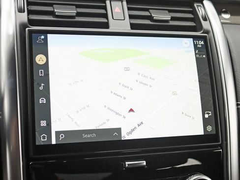 Used 2023 Land Rover Discovery Metropolitan Edition image 18