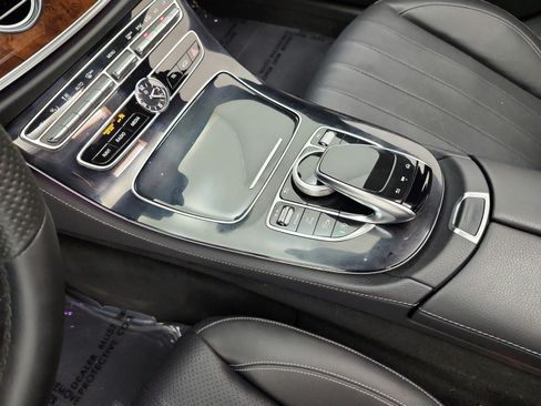 Used 2017 Mercedes-Benz E 300 image 19