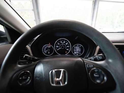 Used 2016 Honda HR-V LX image 15