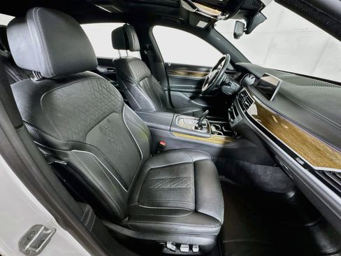 Used 2018 BMW 750i xDrive AWD/4WD image 30