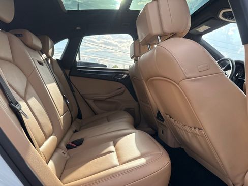Used 2018 Porsche Macan image 27