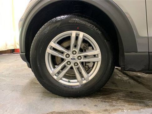 Certified 2022 Ford Explorer XLT w/ Equipment Group 202A image 45