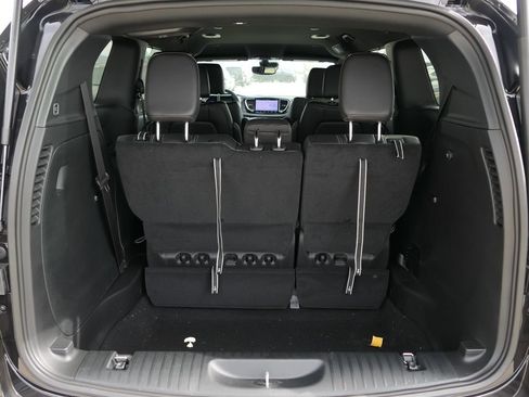 New 2026 Chrysler Pacifica Select FWD image 18