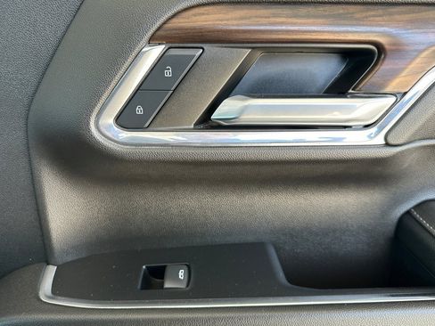 Used 2024 GMC Sierra 1500 SLT image 19