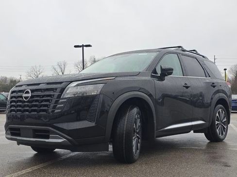 New 2026 Nissan Pathfinder Platinum AWD/4WD image 12