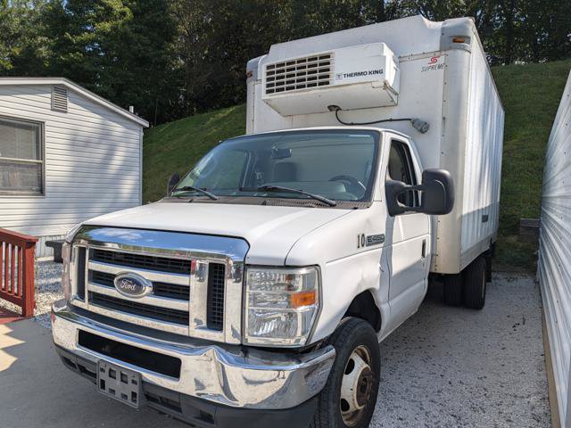 Used 2016 Ford E-450 and Econoline 450 Super Duty w/ Power Windows & Locks Group RWD image 4