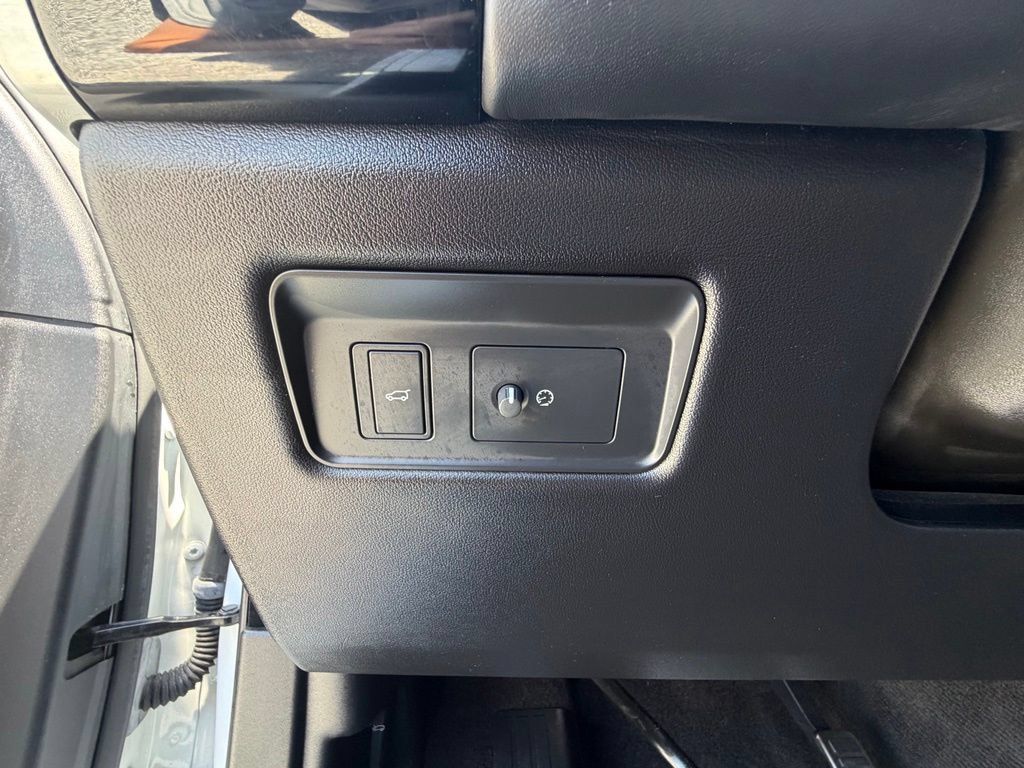 Used 2020 Land Rover Range Rover Sport HST AWD/4WD image 4