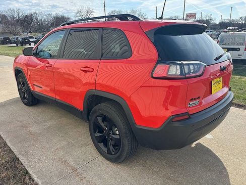 Used 2021 Jeep Cherokee Latitude Plus AWD/4WD image 17