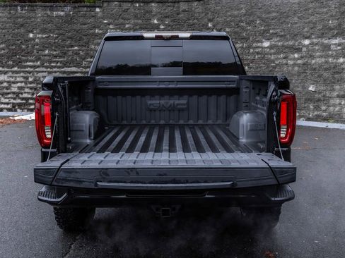 Used 2025 GMC Sierra 1500 AT4X image 18