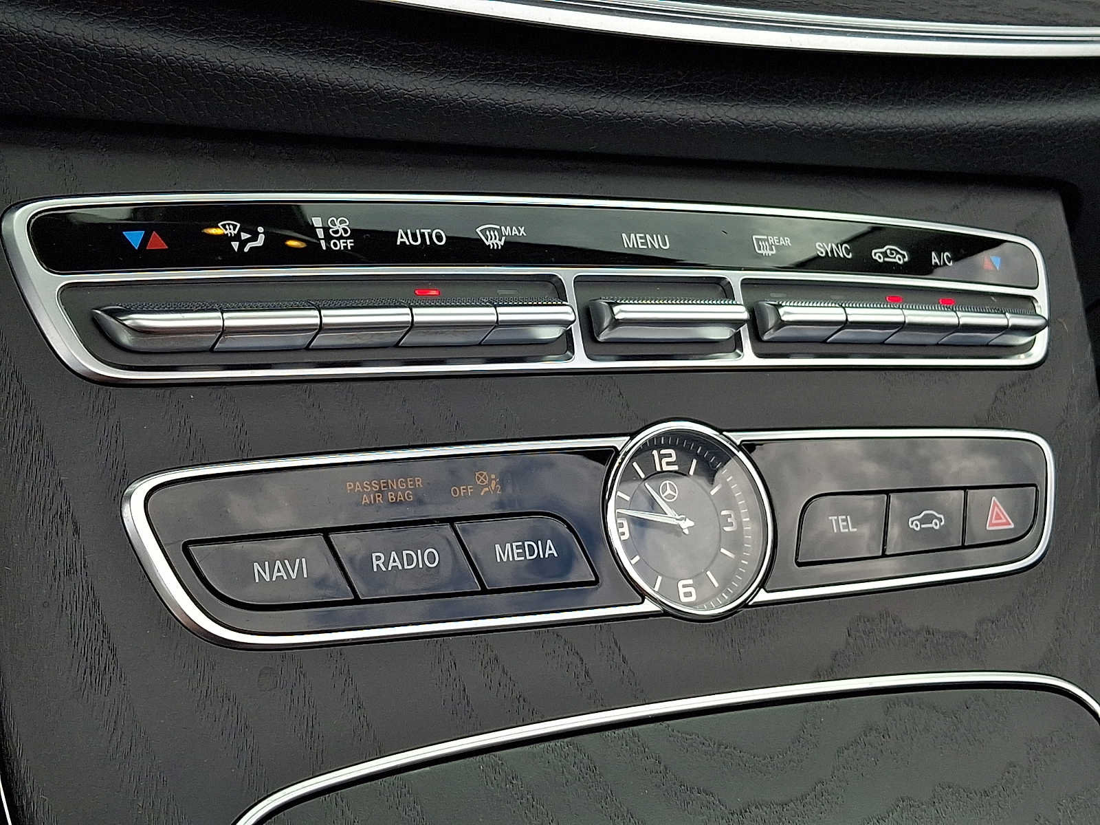 Used 2018 Mercedes-Benz E 400 4MATIC Cabriolet image 13