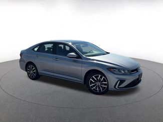 Used 2025 Volkswagen Jetta SE video 2