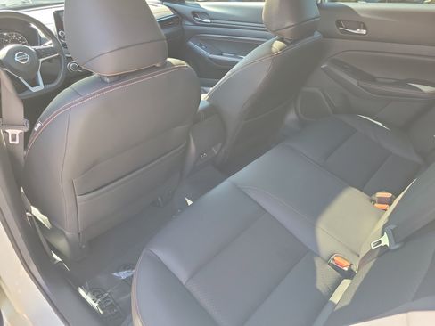 Used 2021 Nissan Altima 2.5 SR w/ SR Premium Package image 11