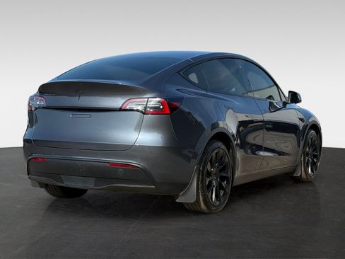 Used 2021 Tesla Model Y Long Range AWD/4WD image 5