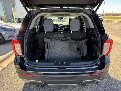 Certified 2022 Ford Explorer XLT w/ Equipment Group 202A image 40