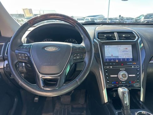 Used 2016 Ford Explorer Platinum image 7