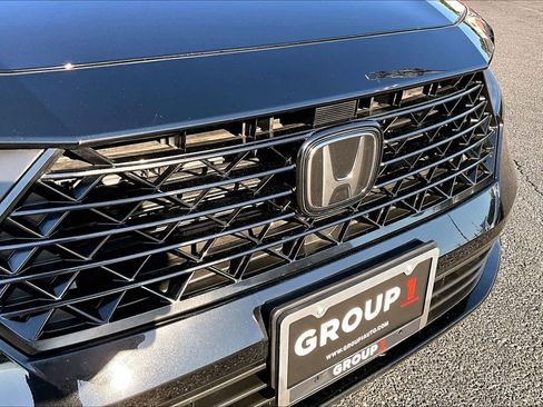 Used 2025 Honda Accord Sport image 30