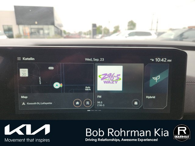 Used 2025 Kia Carnival SX w/ SX Dark Edition Package FWD image 12