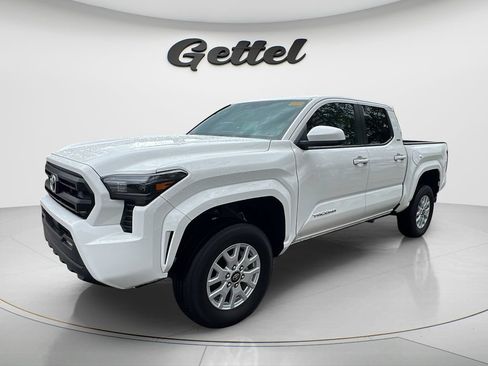 Used 2024 Toyota Tacoma SR5 AWD/4WD image 1