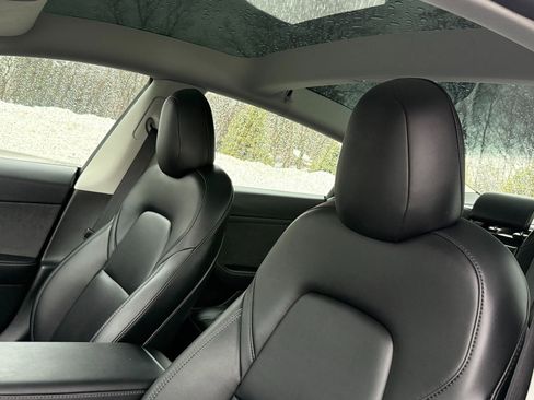 Used 2023 Tesla Model 3 Standard Range image 17