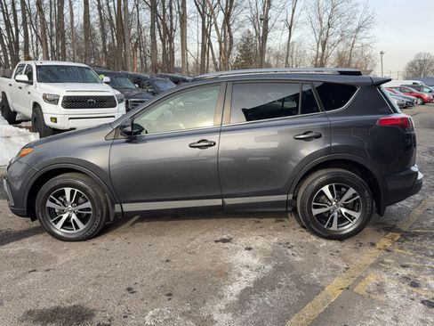 Used 2018 Toyota RAV4 XLE image 8