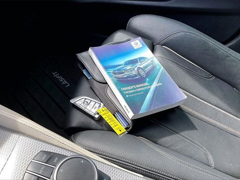 Used 2019 BMW 530e w/ M Sport Package image 10