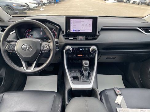 Used 2023 Toyota RAV4 XLE Premium image 22