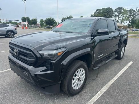 Used 2025 Toyota Tacoma SR5 RWD image 2