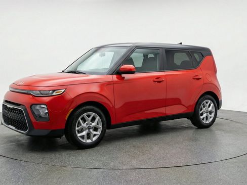Used 2025 Kia Soul LX w/ LX Technology Package FWD image 3