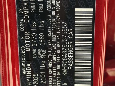 Used 2025 Hyundai Venue SEL image 31