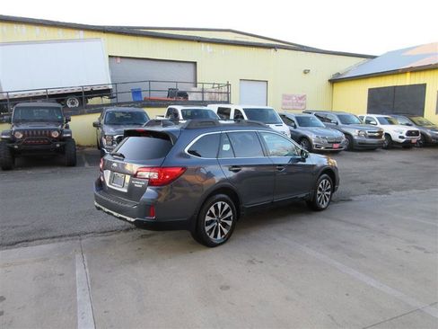 Used 2017 Subaru Outback 2.5i Limited image 8