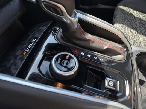 Used 2023 Chevrolet Colorado Z71 w/ Z71 Convenience Package 2 image 28