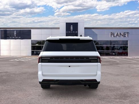 New 2026 Lincoln Navigator L Premier AWD/4WD image 5