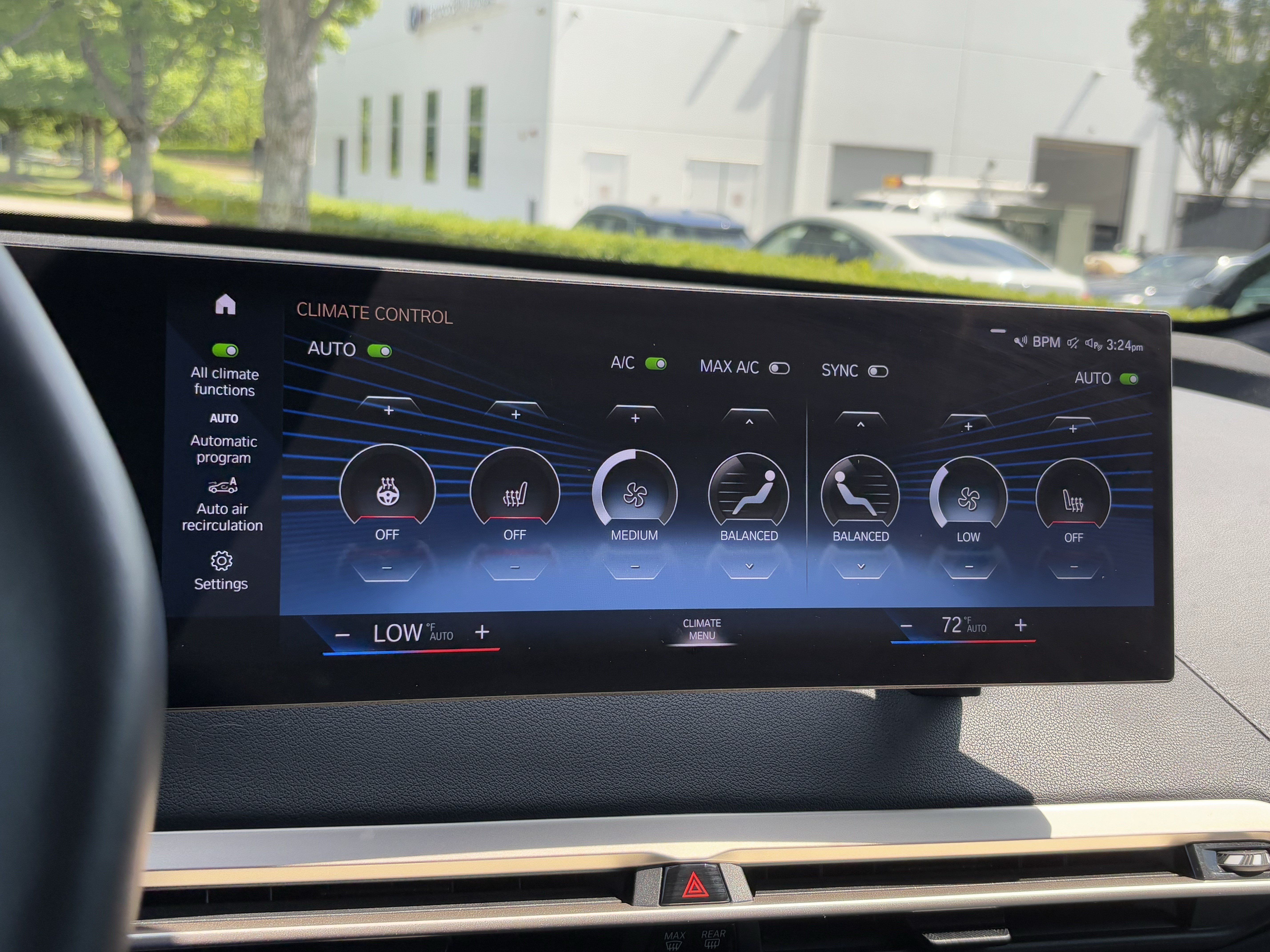 Certified 2023 BMW iX xDrive50 w/ Premium Package AWD/4WD image 29