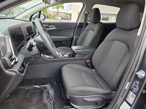 Used 2024 Kia Sportage LX FWD image 9