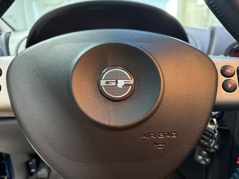 Used 2005 Pontiac Grand Prix GT w/ Leather Trim Package image 12