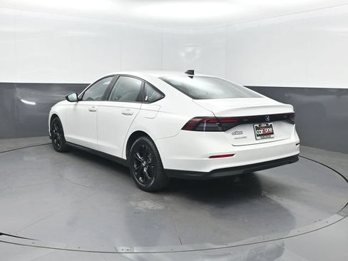 Used 2025 Honda Accord SE image 30