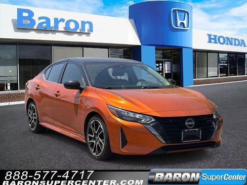 Used 2024 Nissan Sentra SR FWD image 1