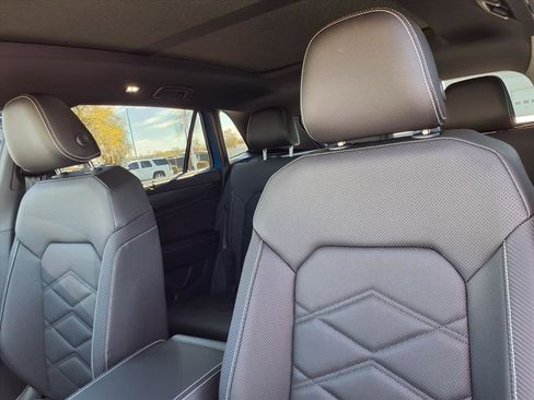 New 2026 Volkswagen Atlas Cross Sport SE image 12