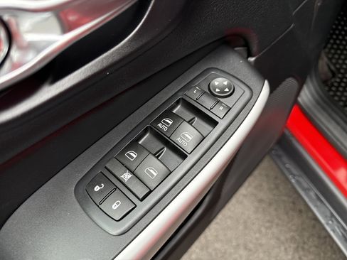 Used 2017 Jeep Cherokee Trailhawk w/ Comfort/Convenience Group image 16