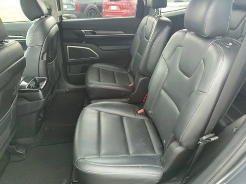 Used 2021 Kia Telluride S FWD image 30