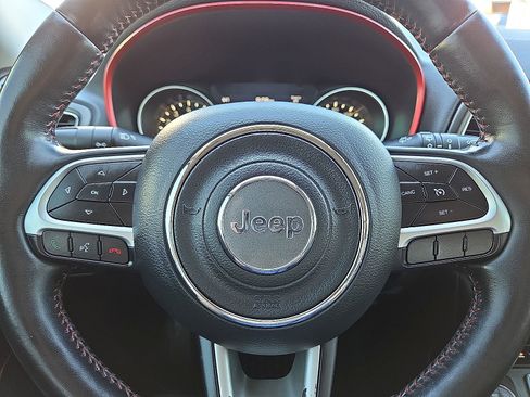 Used 2018 Jeep Compass Trailhawk image 24