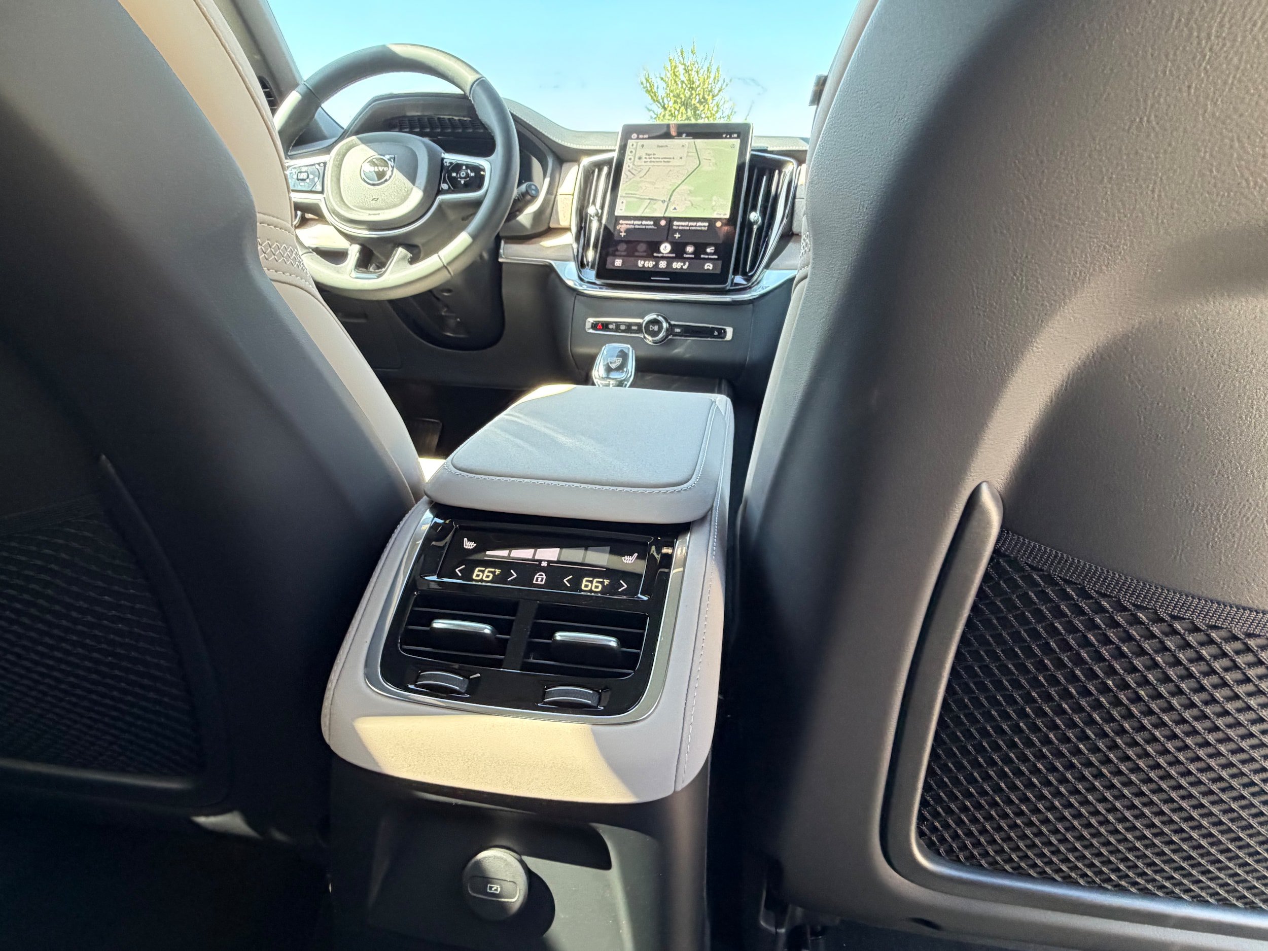 New 2026 Volvo XC90 T8 Plus w/ Protection Package Premier AWD/4WD image 12