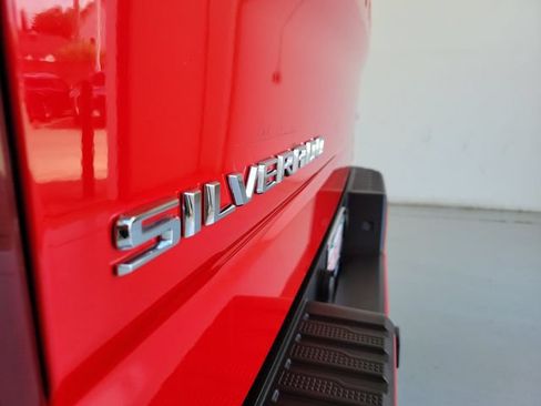 Used 2021 Chevrolet Silverado 1500 RST AWD/4WD image 9