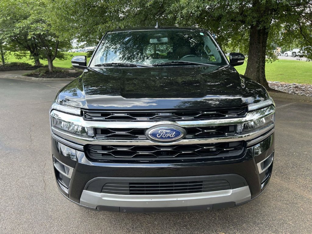 Used 2024 Ford Expedition Limited AWD/4WD image 6